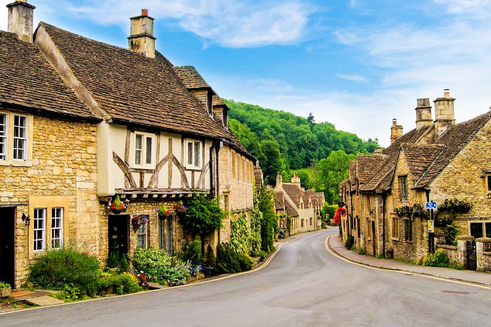 Beautiful Cotswold villages. We are the perfect location from which to explore the cotswolds