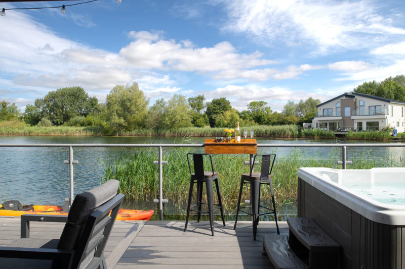 Lakeside view at Mayflower