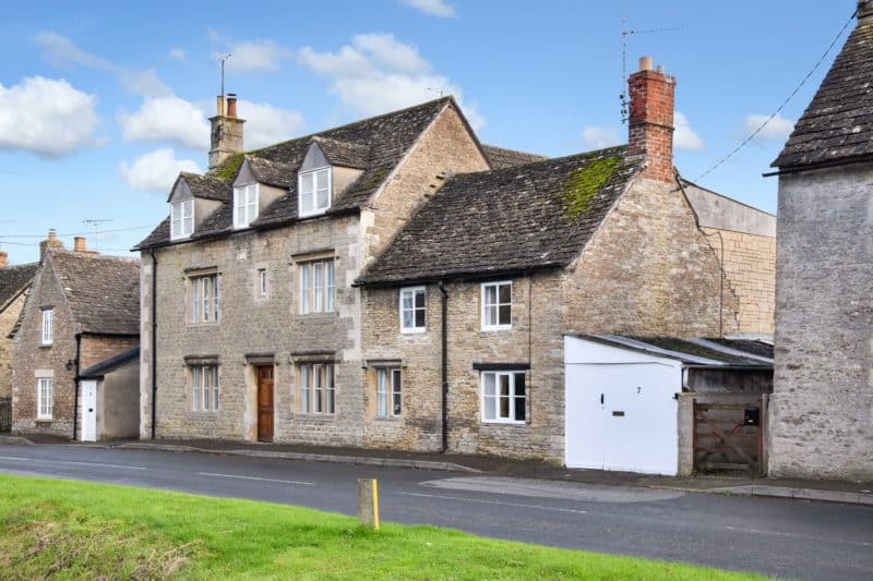 Luxury Cottage in a timeless village