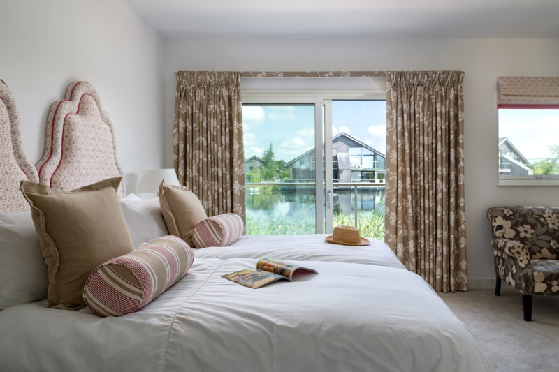 Duck House Master bedroom view onto the lake