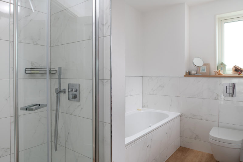 Duck House family bathroom