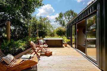 Rabbits Warren at Upper Minety Cotswold Glamping