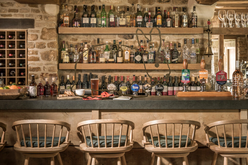 Bar-8687-1440×960-1-960×640